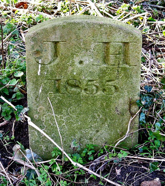 HURN James 1855 - footstone.jpg